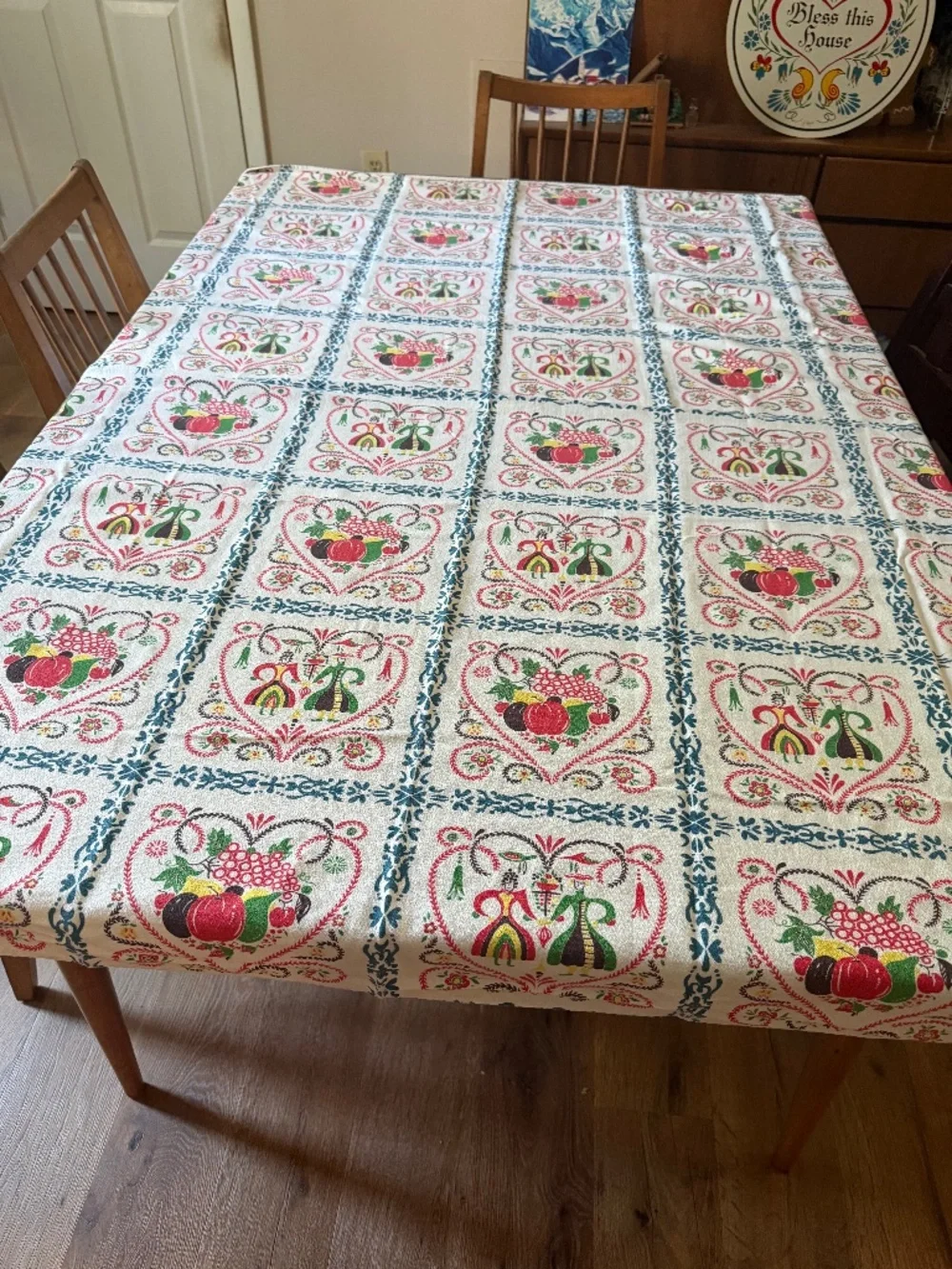 Vintage Pennsylvania Dutch Tablecloth Appropriate 48”x59”